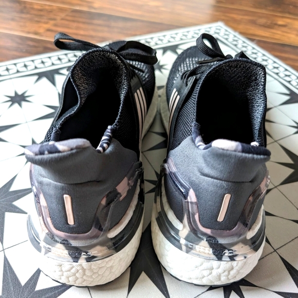 Ultraboost 20 'Black Signal Green Camo' - Picture 3 of 4